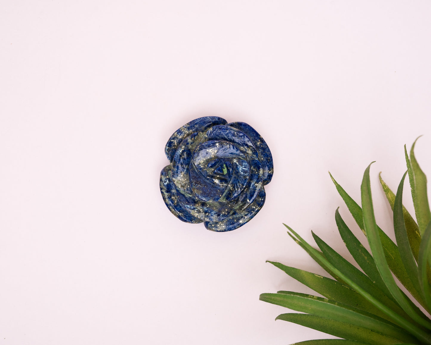 Lapis Lazuli Rose 89.5g